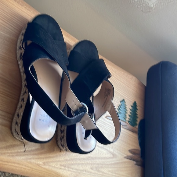 🚫SOLD🚫 Black Buckle Wedges 🖤 👡 - Picture 13 of 15